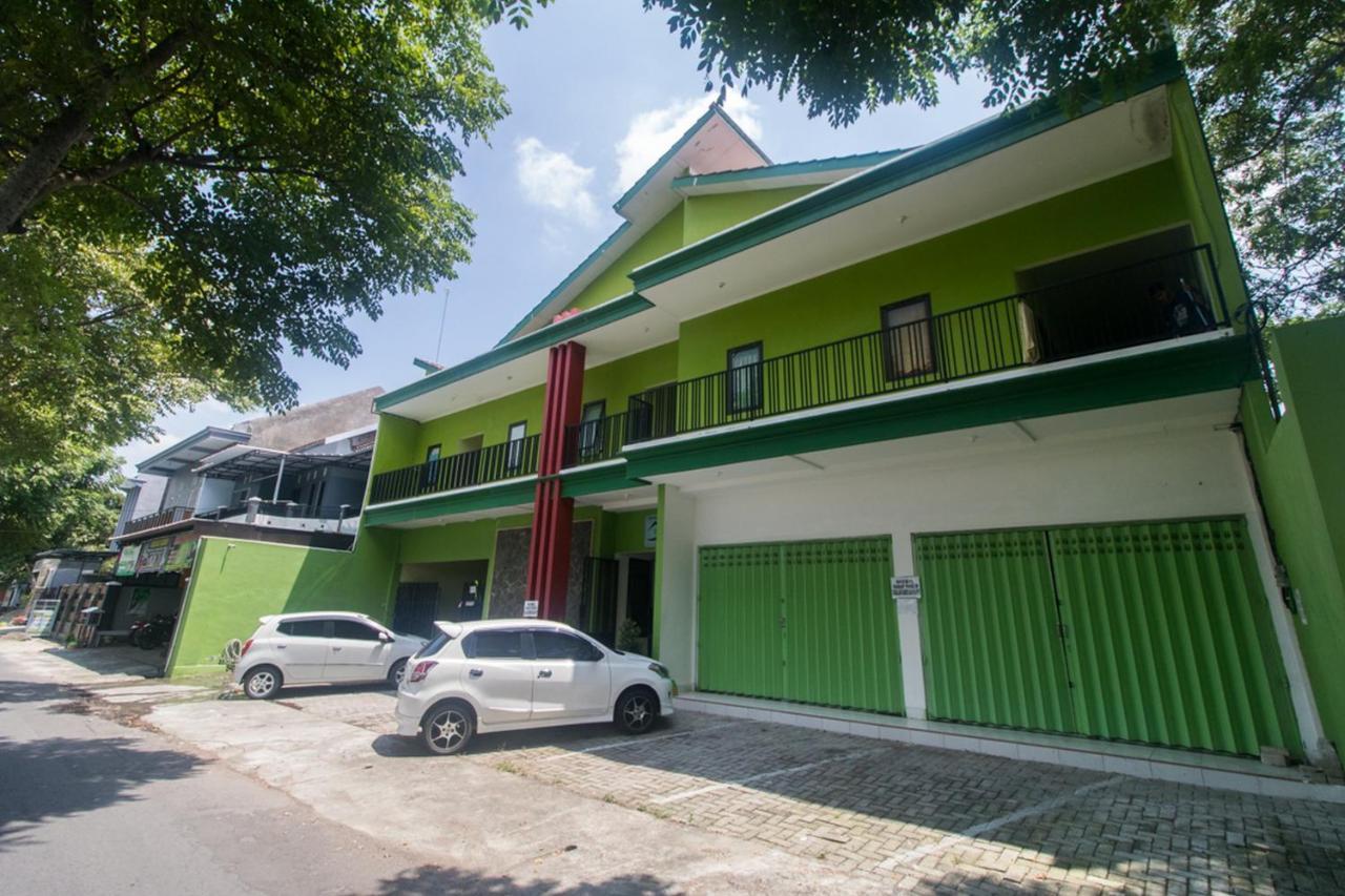 Hotel Reddoorz Syariah Near Stasiun Madiun Zewnętrze zdjęcie